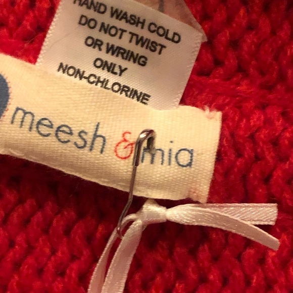 MEESHA & MIA RED Medium waterfall high-low red chunky knit sweater - Picture 7 of 16